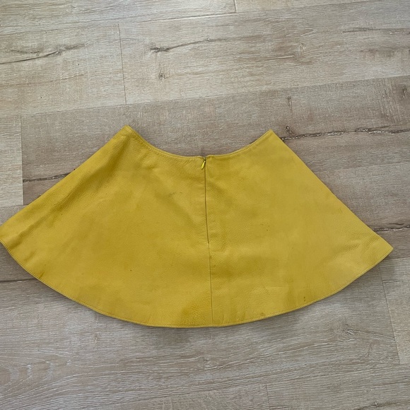 Vintage Versace Leather Skirt - Size small Size 4/6 - beautiful mini skirt - Picture 3 of 8